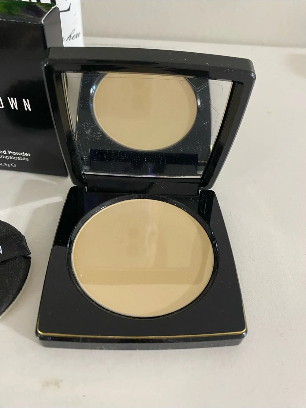 Pale Yellow~ Bobbi Brown Sheer Finish Pressed Powder, Full Size, 0.31 OZ / 9g